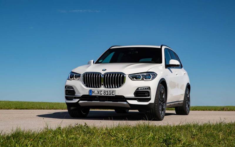 Comparison - BMW X5 xDrive40Li 2022 - vs - BMW X5 xDrive45e 2021 | SUV ...